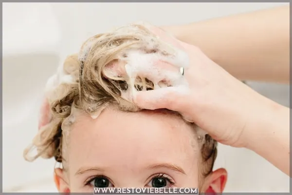 How to Get Putty Out of Hair With Baby Oil