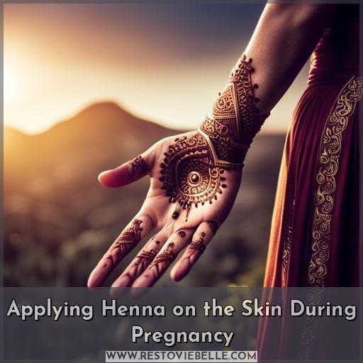 Applying Henna on the Skin During Pregnancy