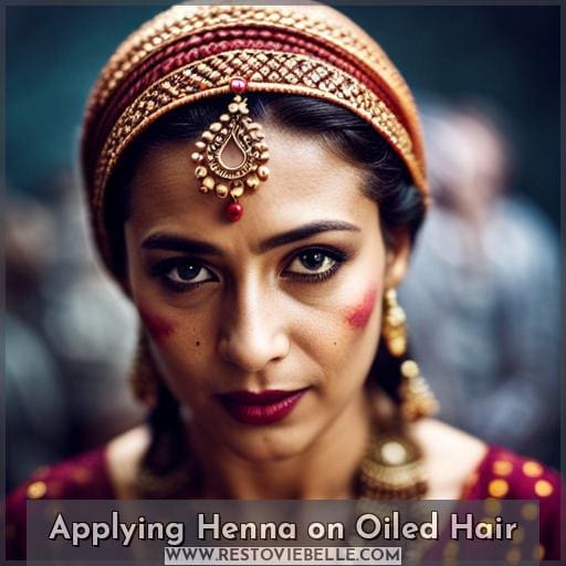 Applying Henna on Oiled Hair Applying Henna on Oiled Hair