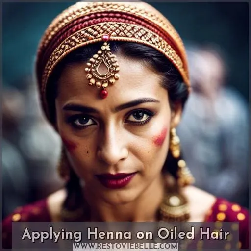 Applying Henna on Oiled Hair